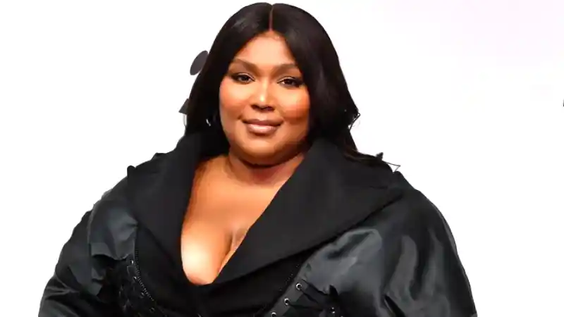 Lizzo Biography, Age, Height, Songs, Dance